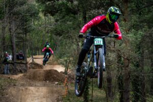 Personaliza tu ropa de downhill